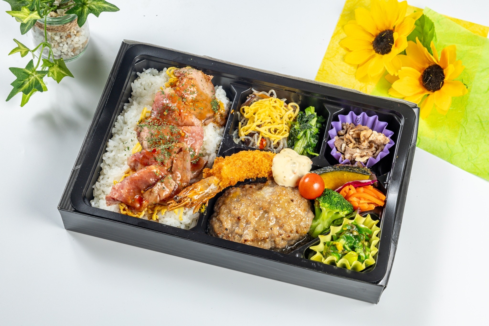 牛窓キッチンAlice ローストビーフとハンバーグと海老フライ弁当