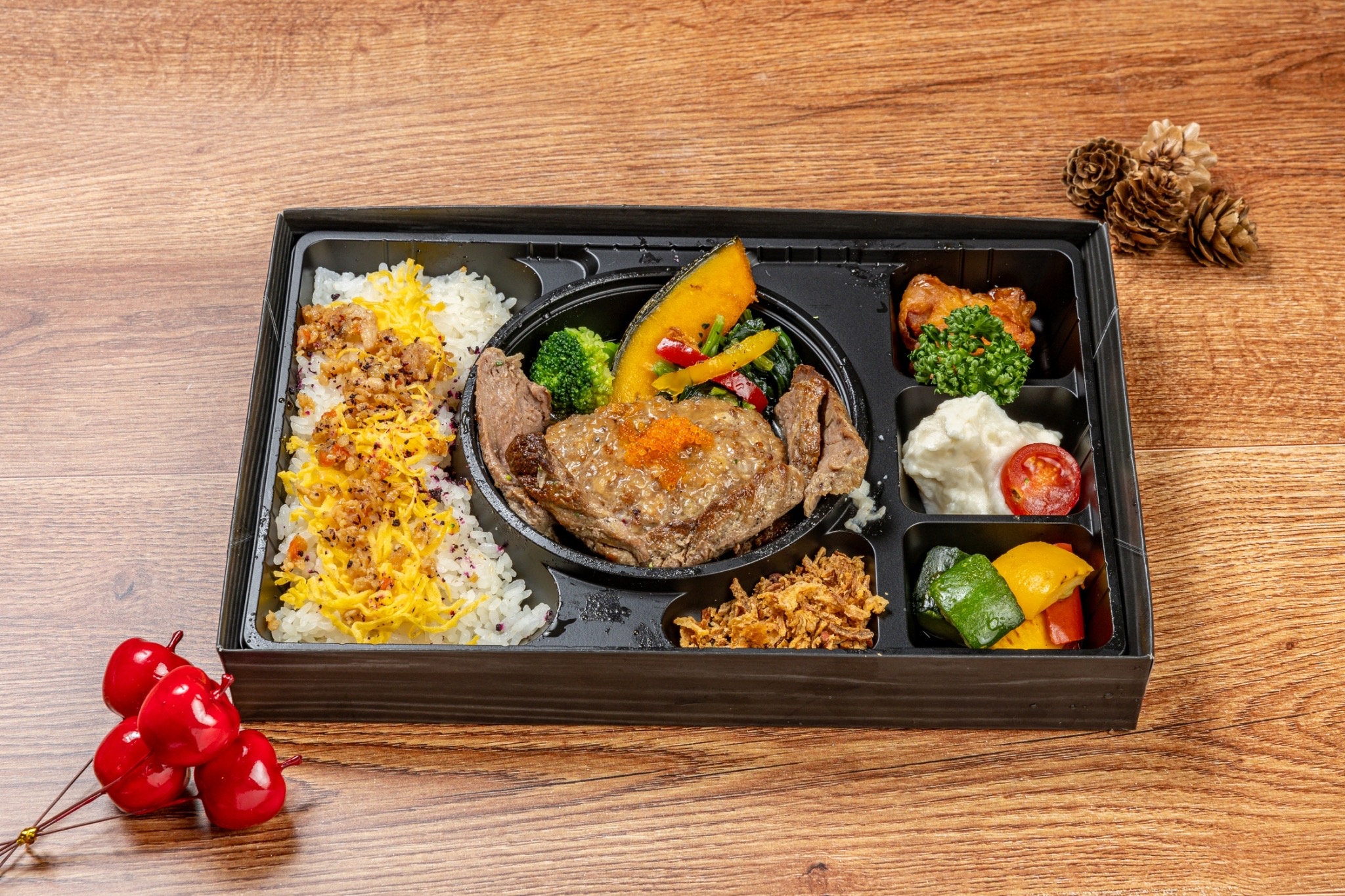 牛窓キッチンAlice 牛カルビとハンバーグの欲張り弁当