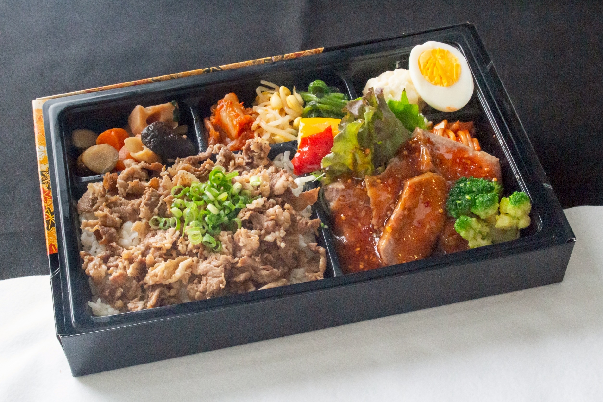 特選焼肉　鶴山-KAKUZAN-