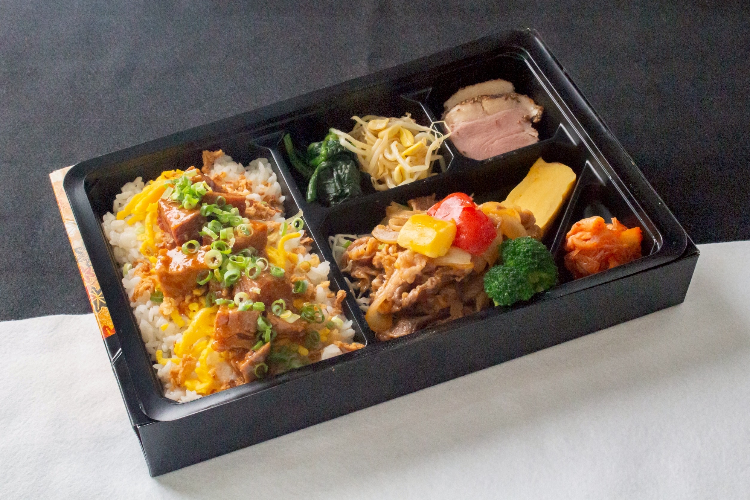 特選焼肉　鶴山-KAKUZAN-
